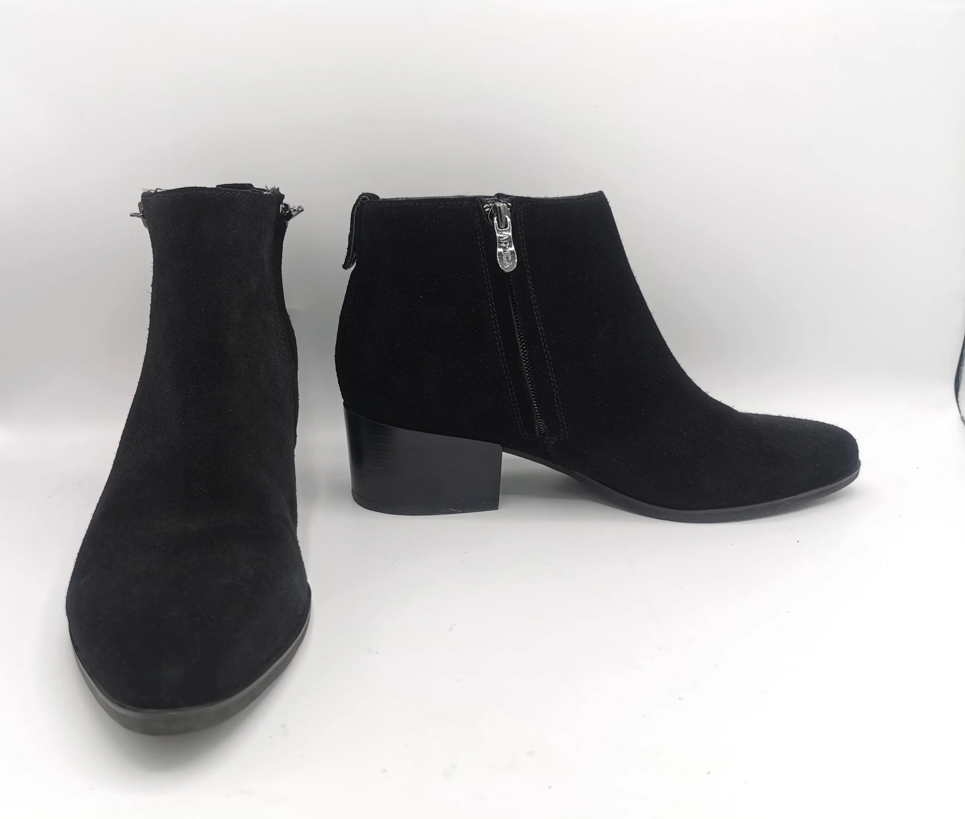 WOMENS SIZE 9M - ARTICA, Black Suede, Fleece Lined Ankle Rain / Winter Boots EUC B59