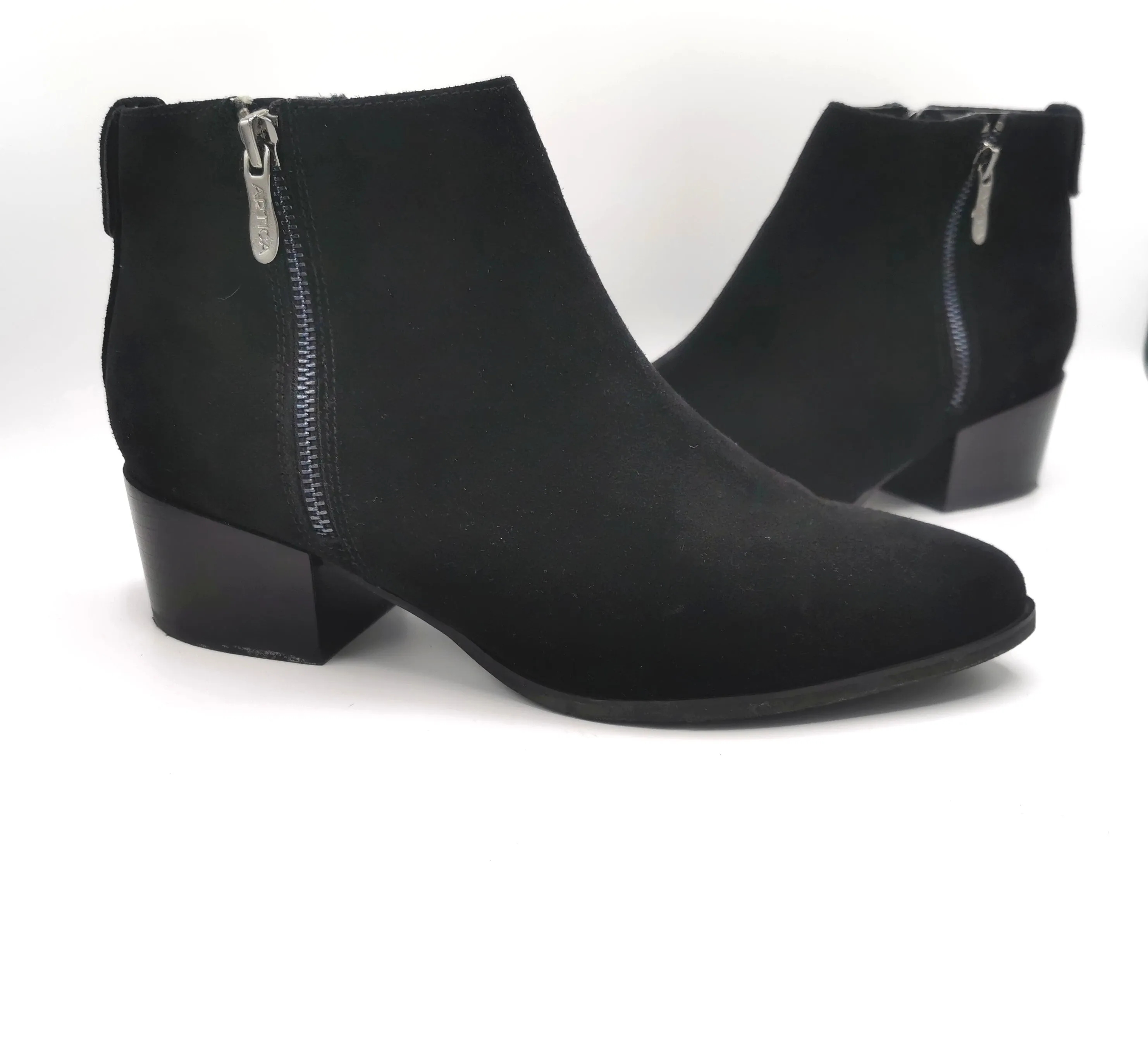 WOMENS SIZE 9M - ARTICA, Black Suede, Fleece Lined Ankle Rain / Winter Boots EUC B59